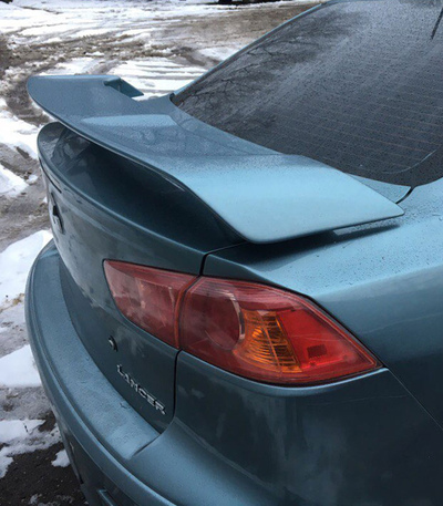Штатный спойлер  на Mitsubishi Lancer 10